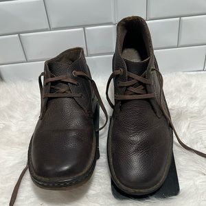 Dr. Marten's Mens Sussex Bear Track Slip Resistant Chukka Boots men 11 women 12